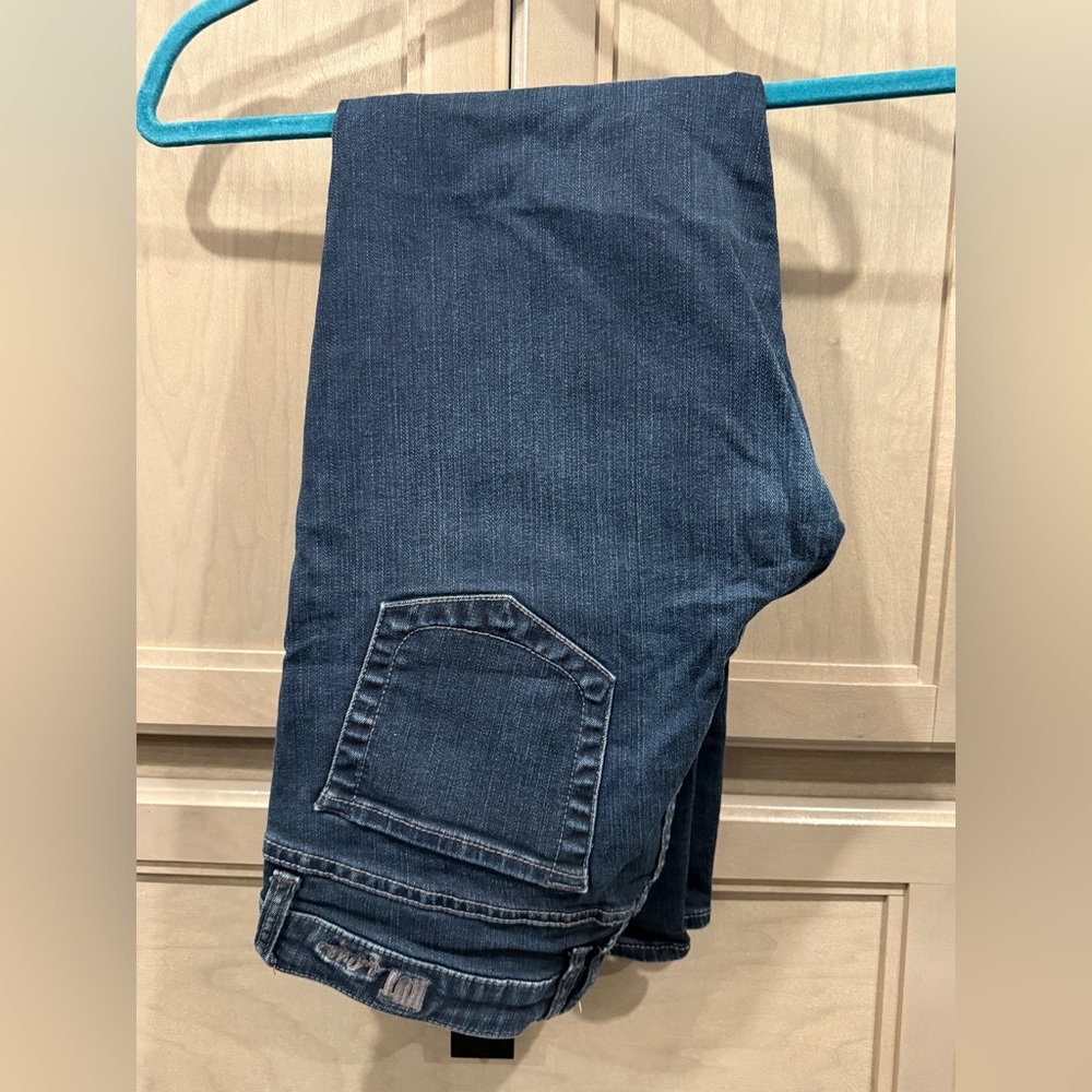 Kut women’s size 8 Dark Blue Denim Jeans in used condition